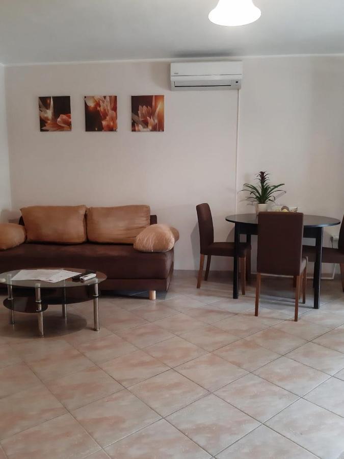 Angela Apartment *