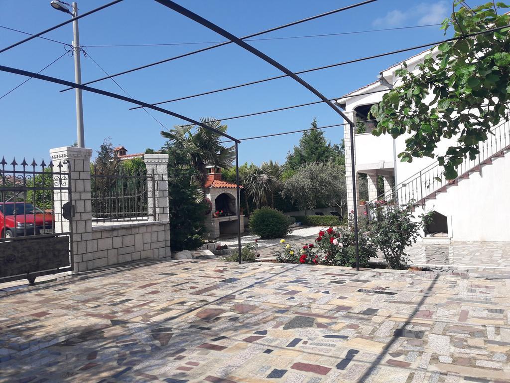 Angela Apartment Zbandaj