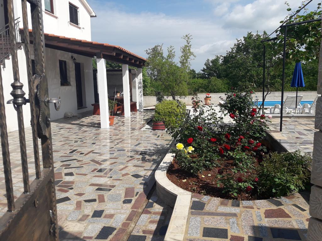 Angela Apartma